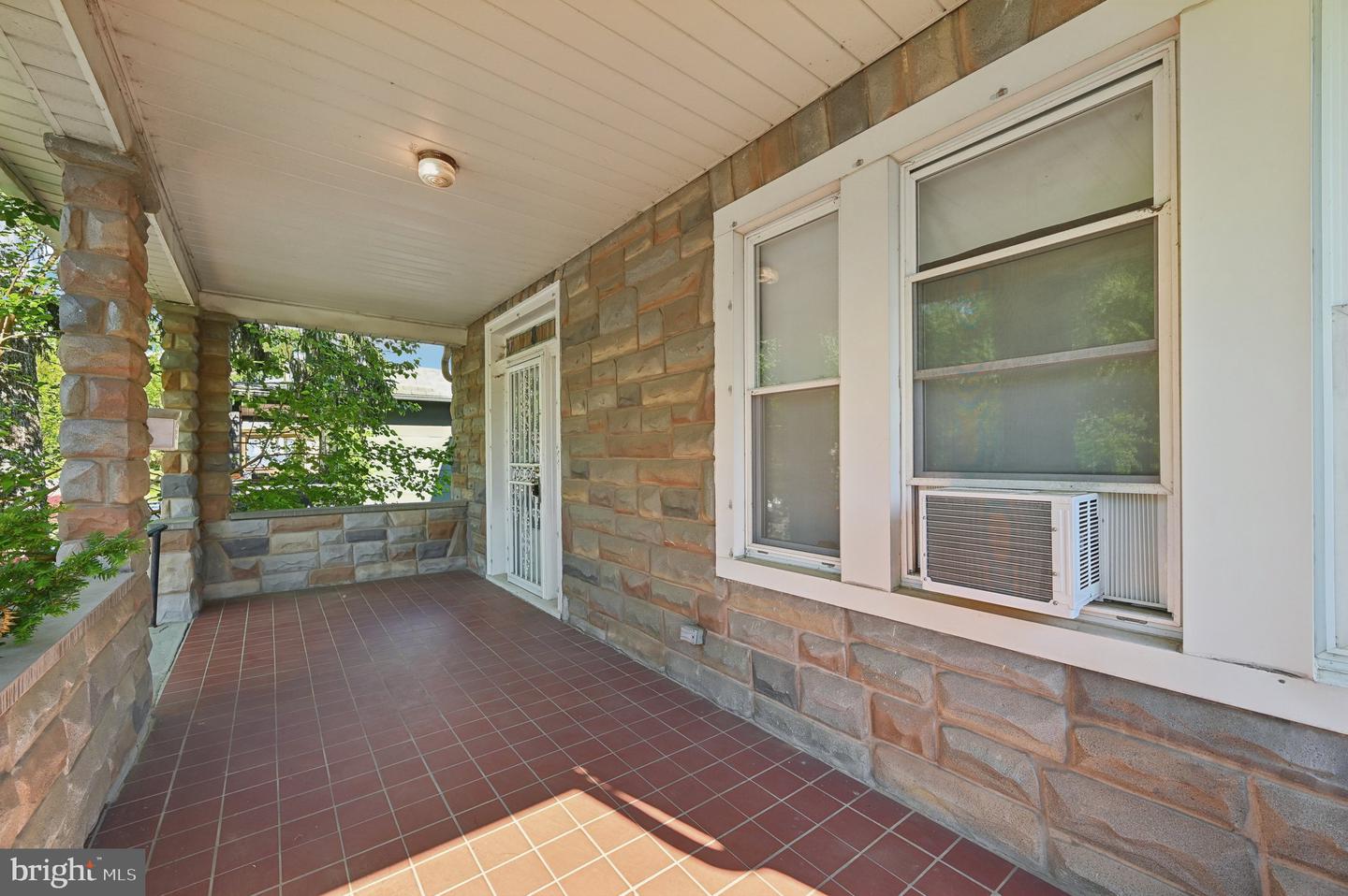3214 Chesley Ave Property Photo 6