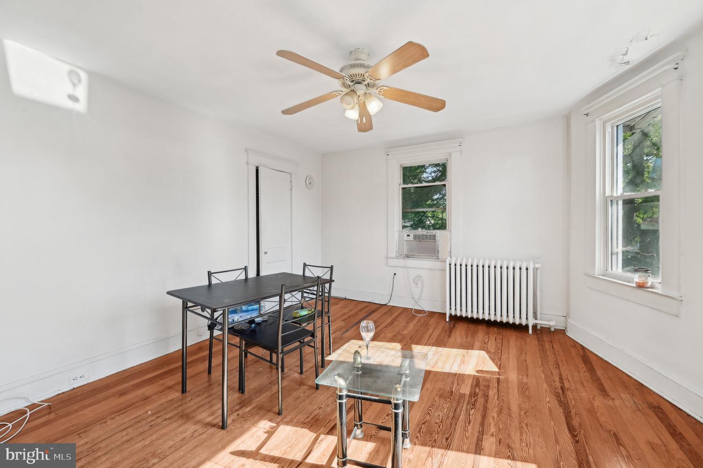 3214 Chesley Ave Property Photo 8