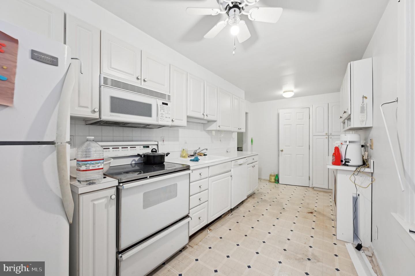 3214 Chesley Ave Property Photo 17