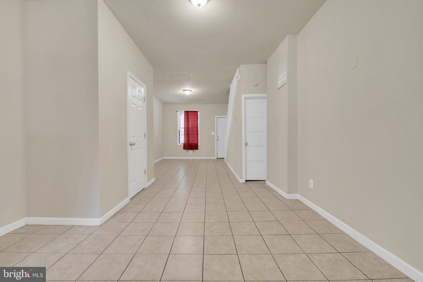2656 Lehman St Property Photo 4