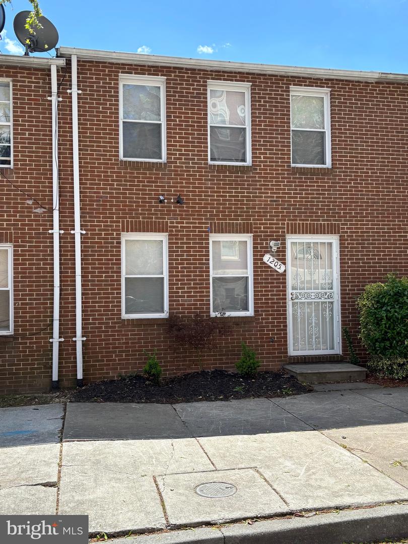 1205 Ashland Ave Property Photo