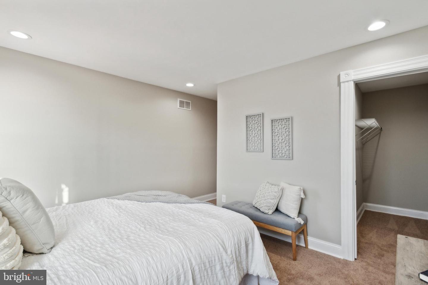 2237 E Biddle St Property Photo 23