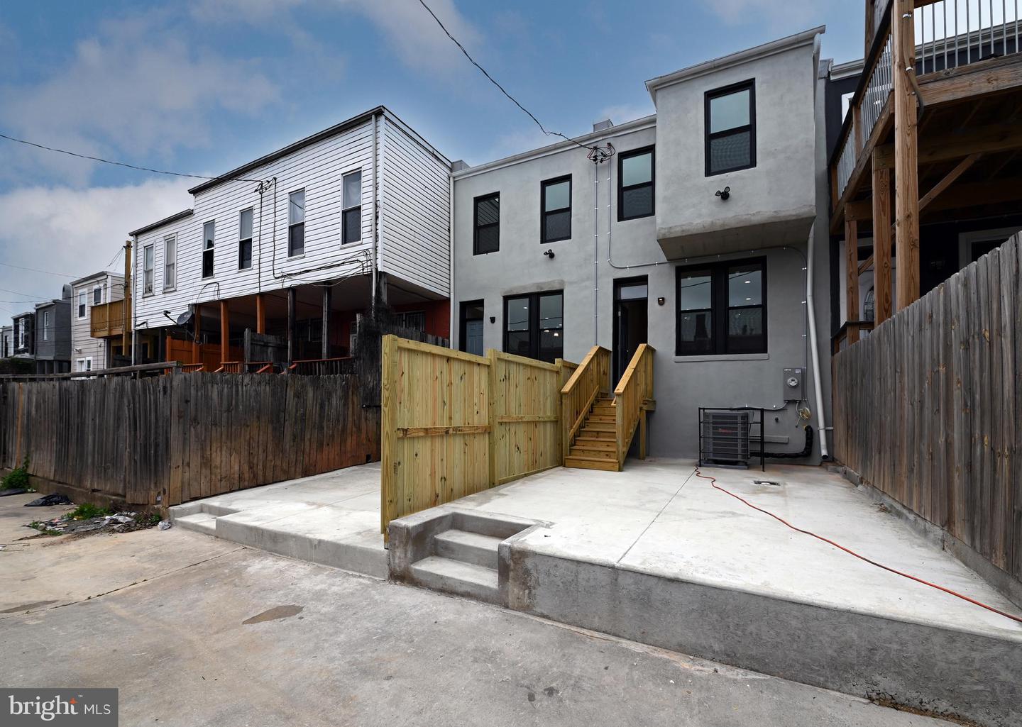 2237 E Biddle St Property Photo 52