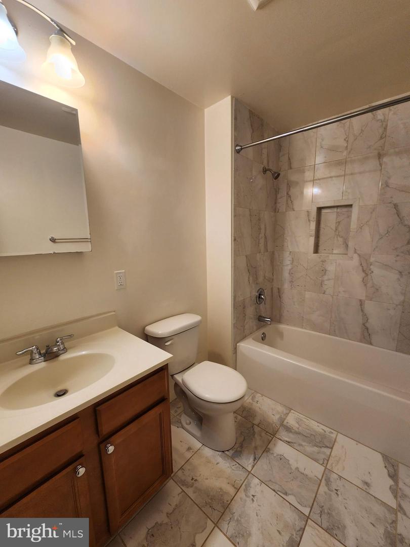 2906 Inglewood Ave Property Photo 44