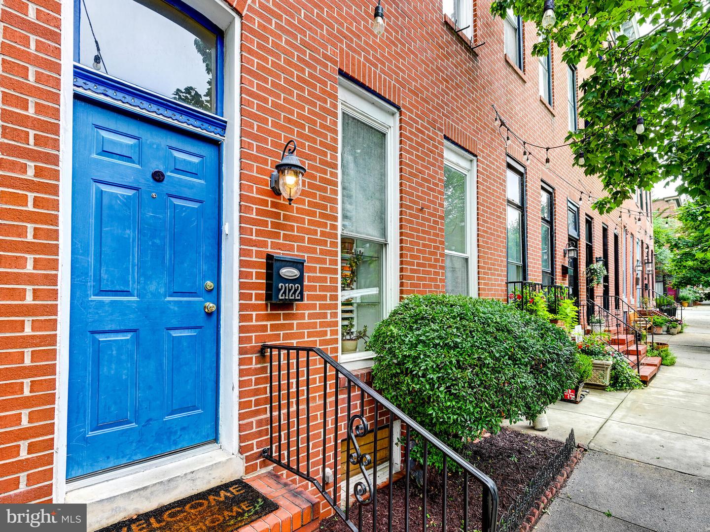2122 E LOMBARD ST E Property Photo 1