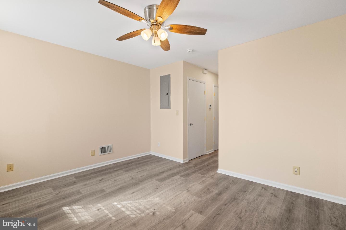 2217 Linden Ave Property Photo 8