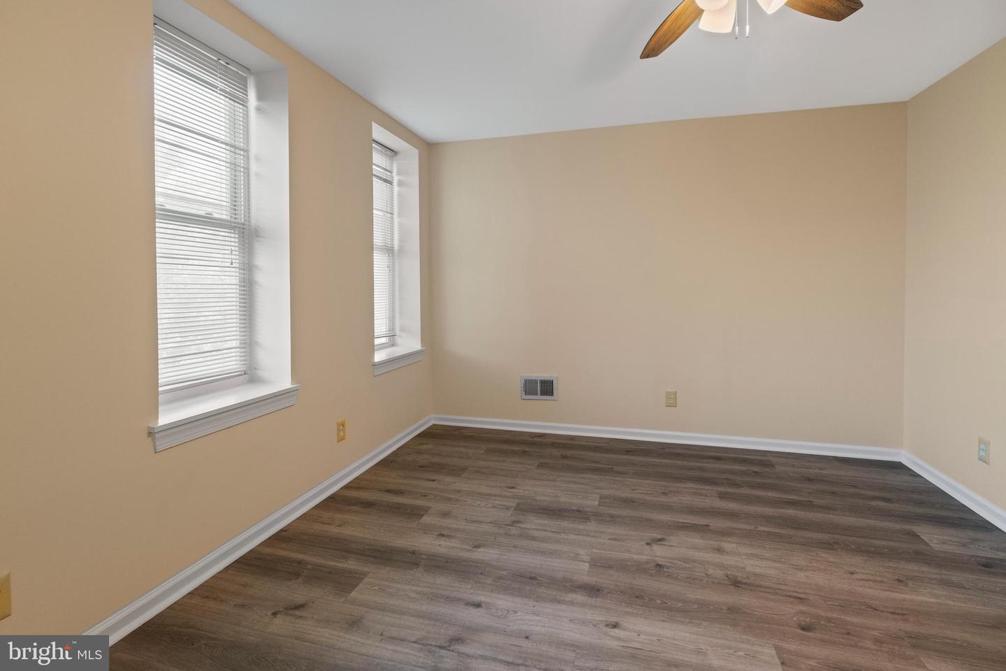 2217 Linden Ave Property Photo 9
