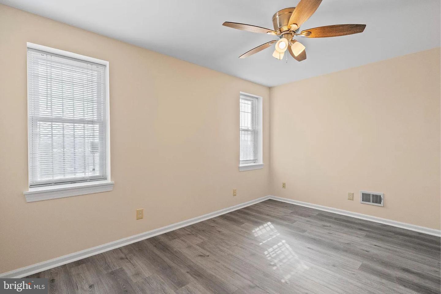2217 Linden Ave Property Photo 10