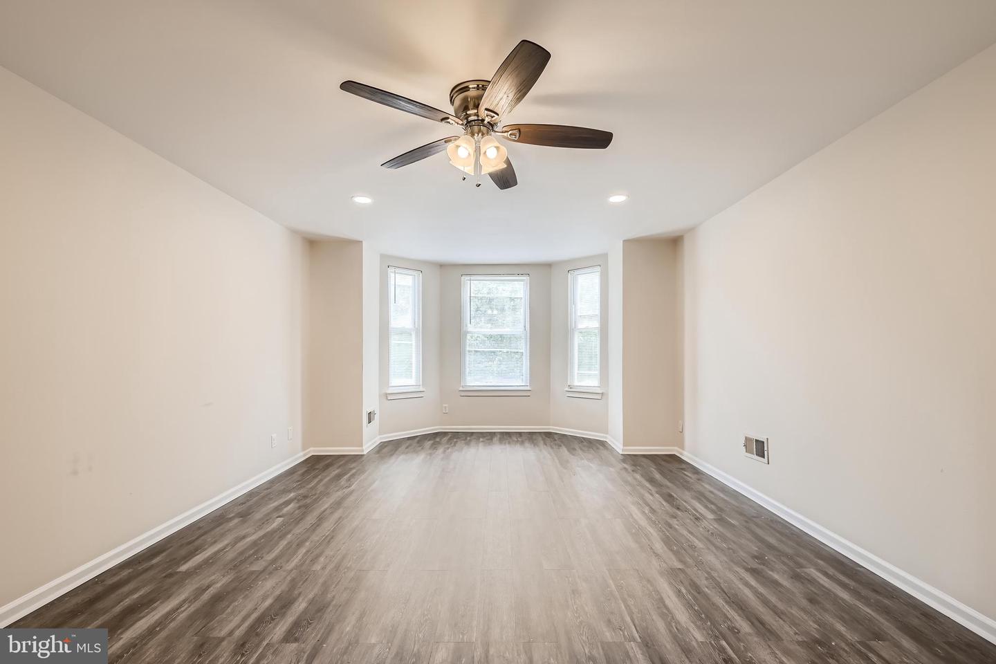 2217 Linden Ave Property Photo 11