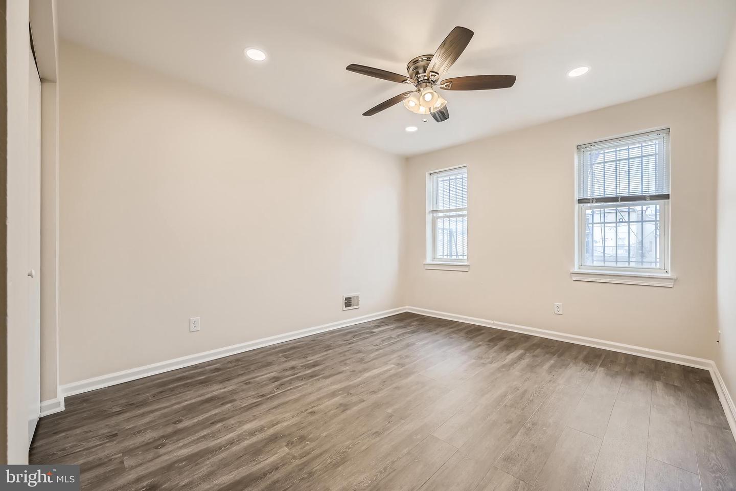 2217 Linden Ave Property Photo 14