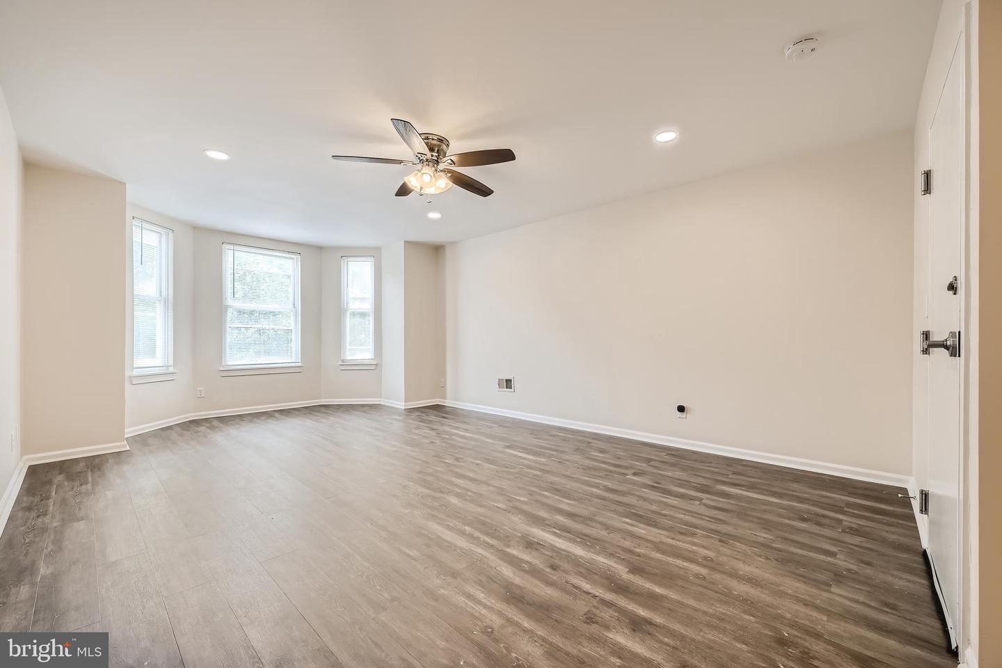 2217 Linden Ave Property Photo 15