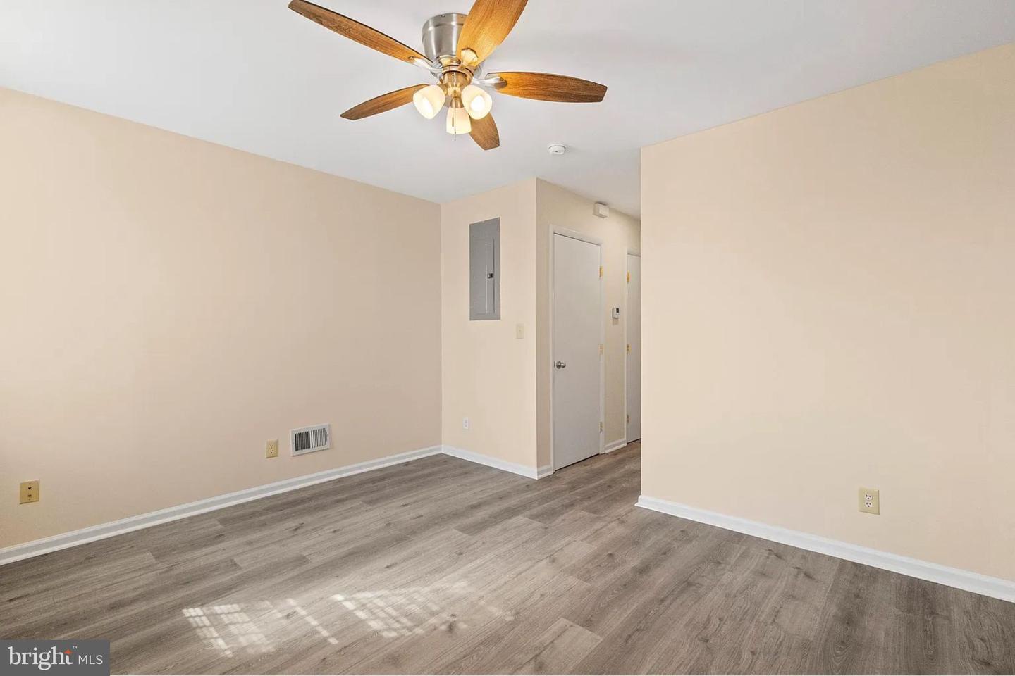 2217 Linden Ave Property Photo 17