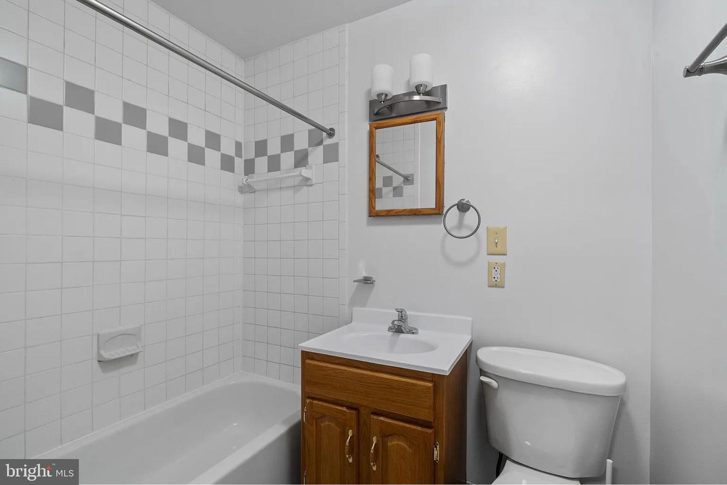 2217 Linden Ave Property Photo 32