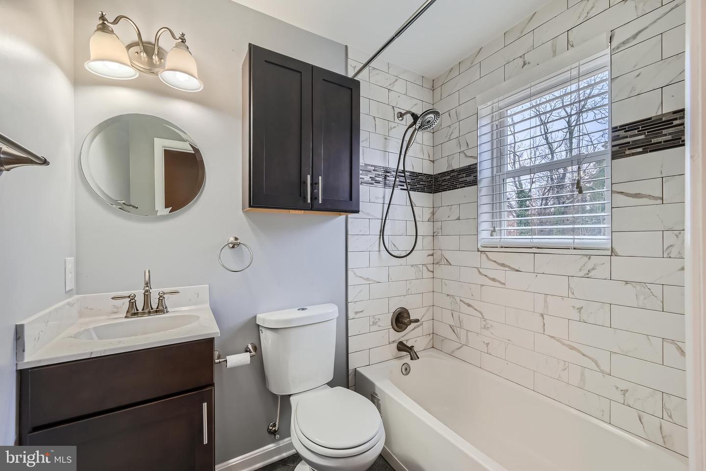 1111 Meridene Dr Property Photo 3