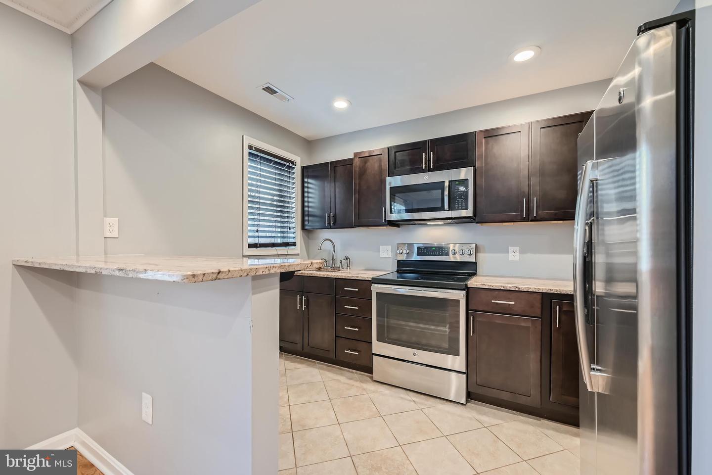 1111 Meridene Dr Property Photo 4