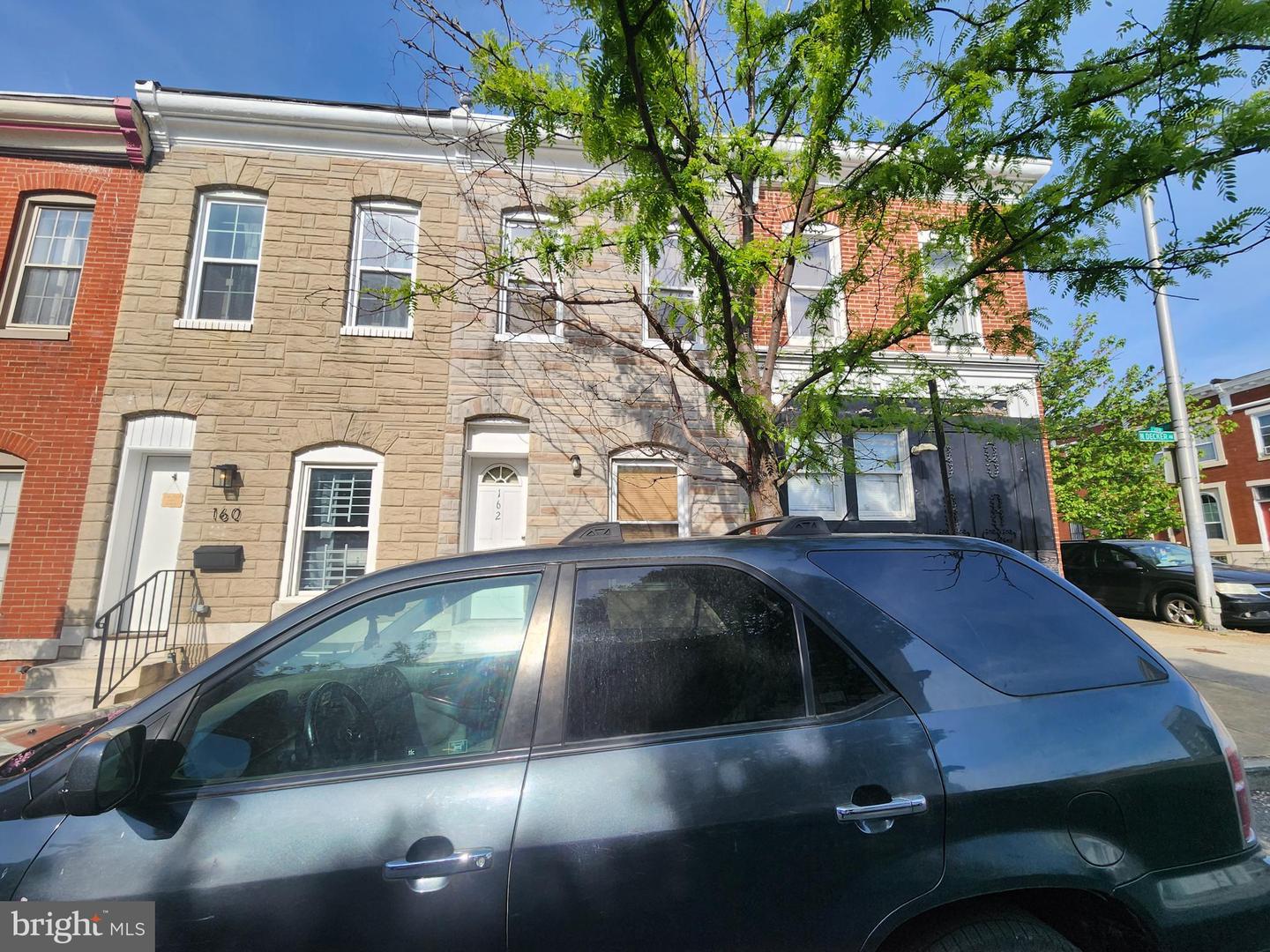 162 N DECKER AVE Property Photo 1