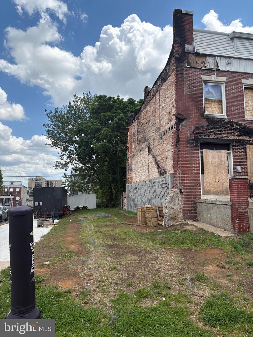 423 NORMANDY AVE Property Photo 1