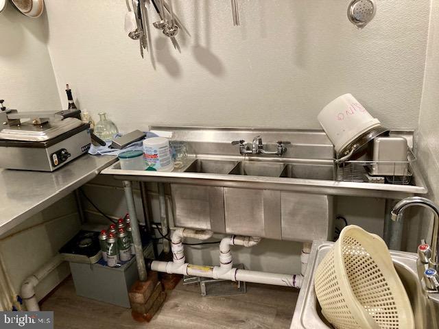 301 S Exeter St Property Photo 12