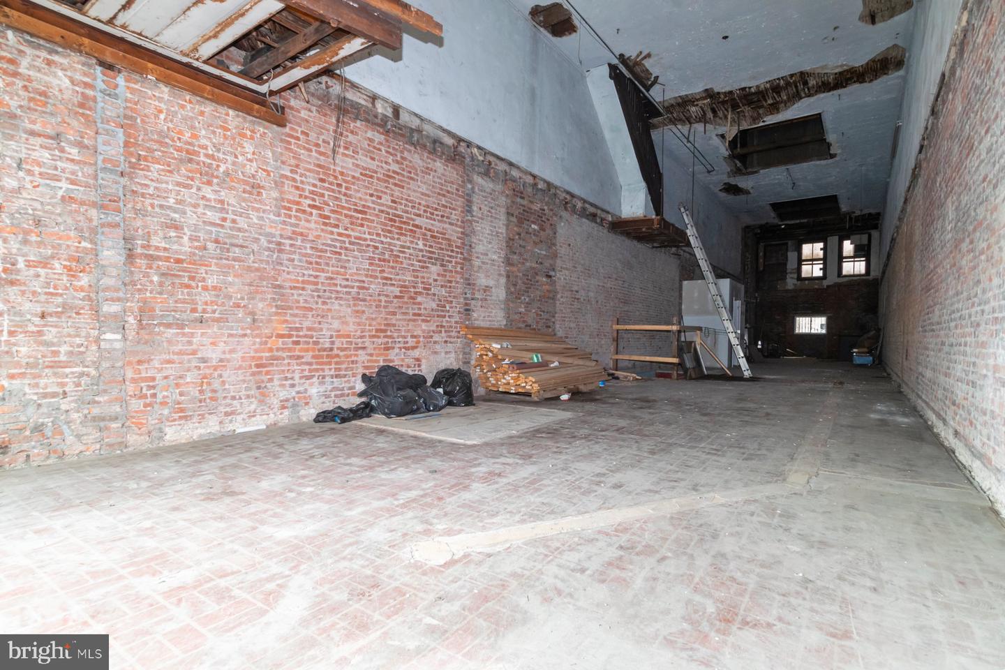 215 E Baltimore St Property Photo 12