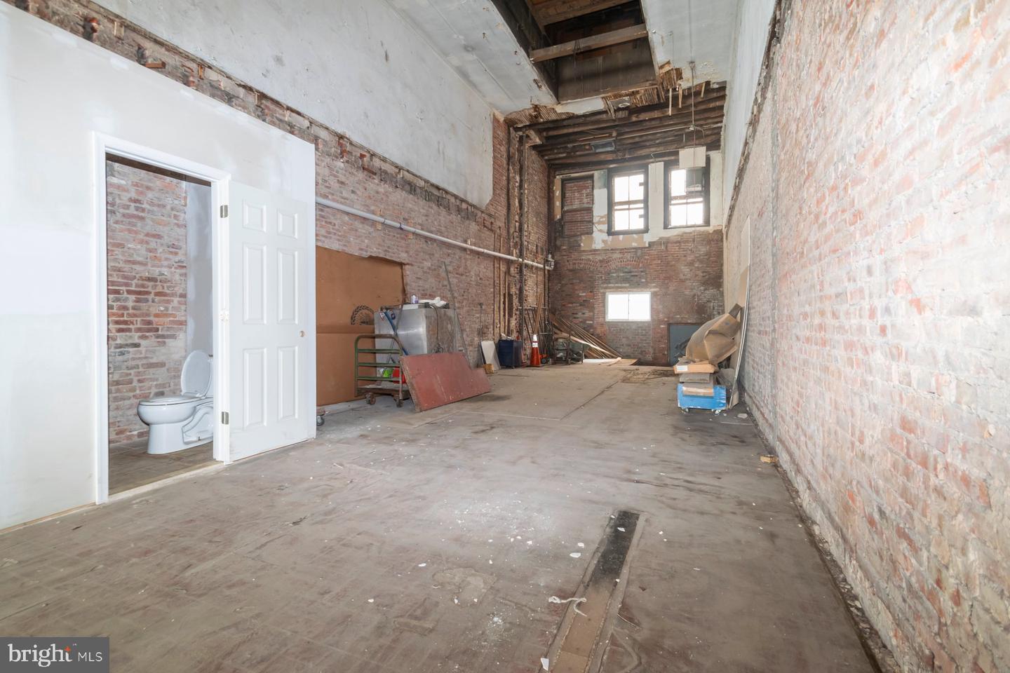 215 E Baltimore St Property Photo 14