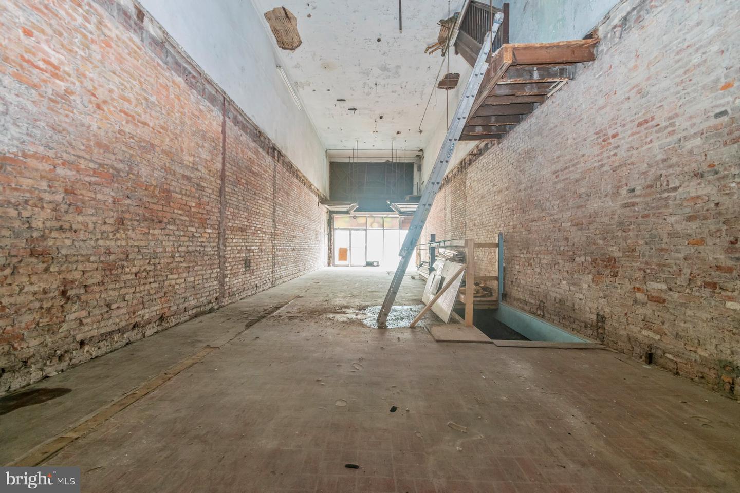 215 E Baltimore St Property Photo 18