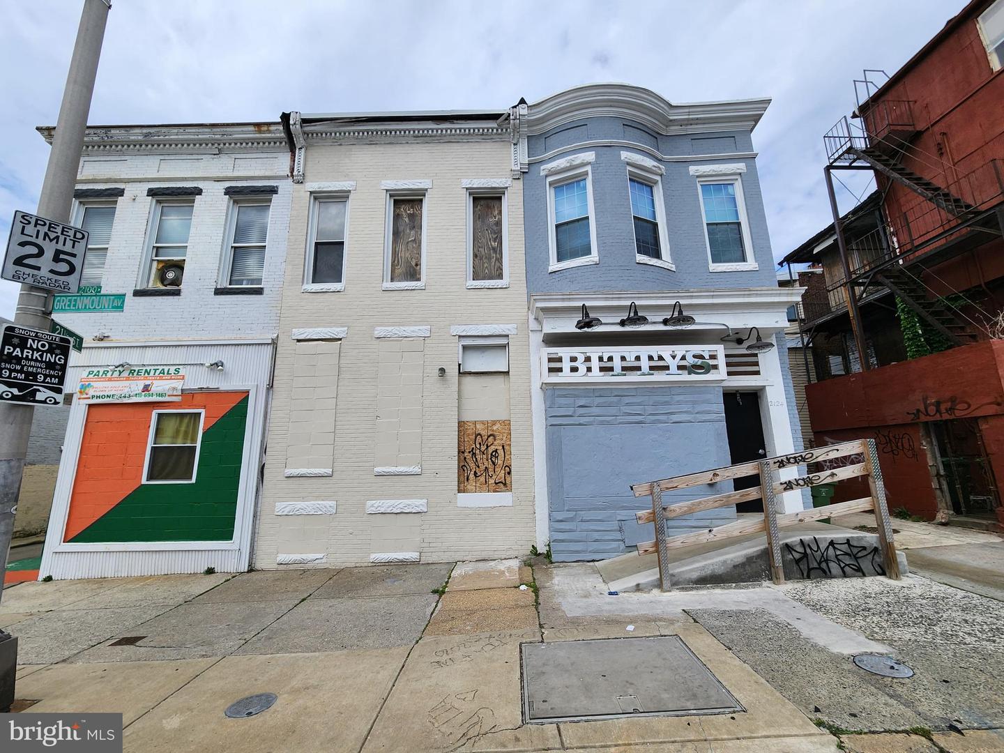 2122 GREENMOUNT AVE Property Photo 1