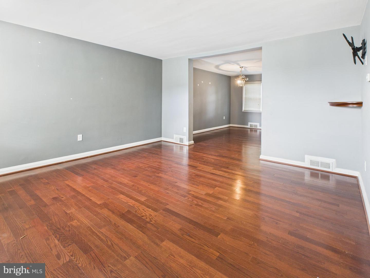 1206 Cedarcroft Rd Property Photo 2