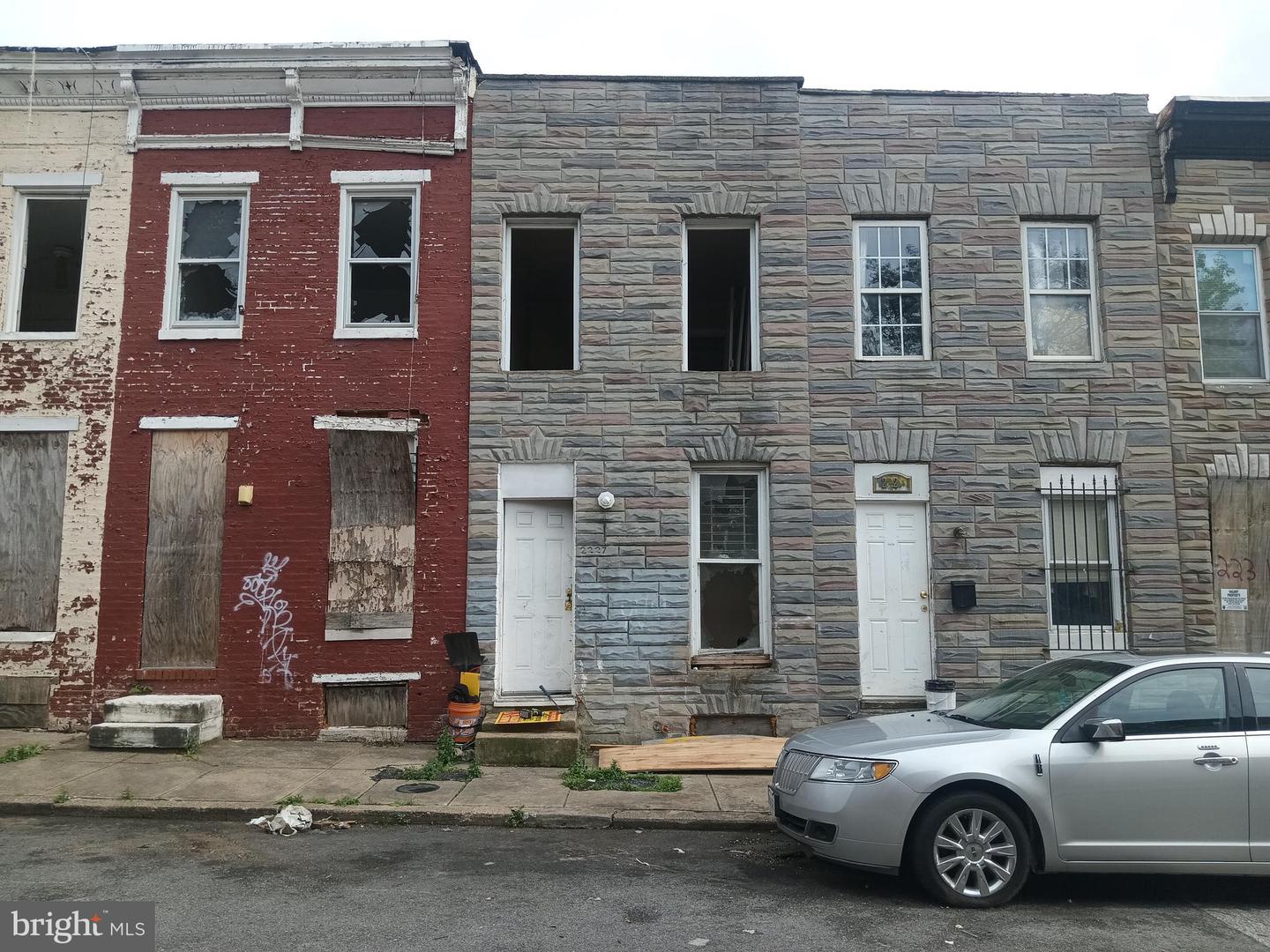 2227 CHRISTIAN ST Property Photo 1