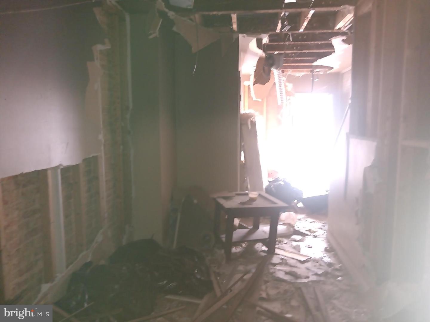 2227 Christian St Property Photo 4