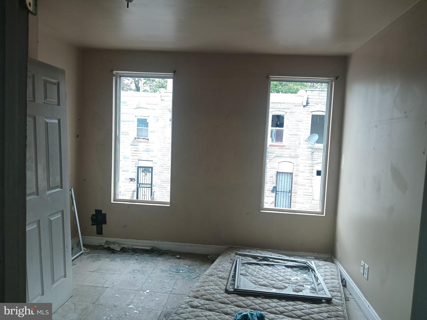 2227 Christian St Property Photo 9