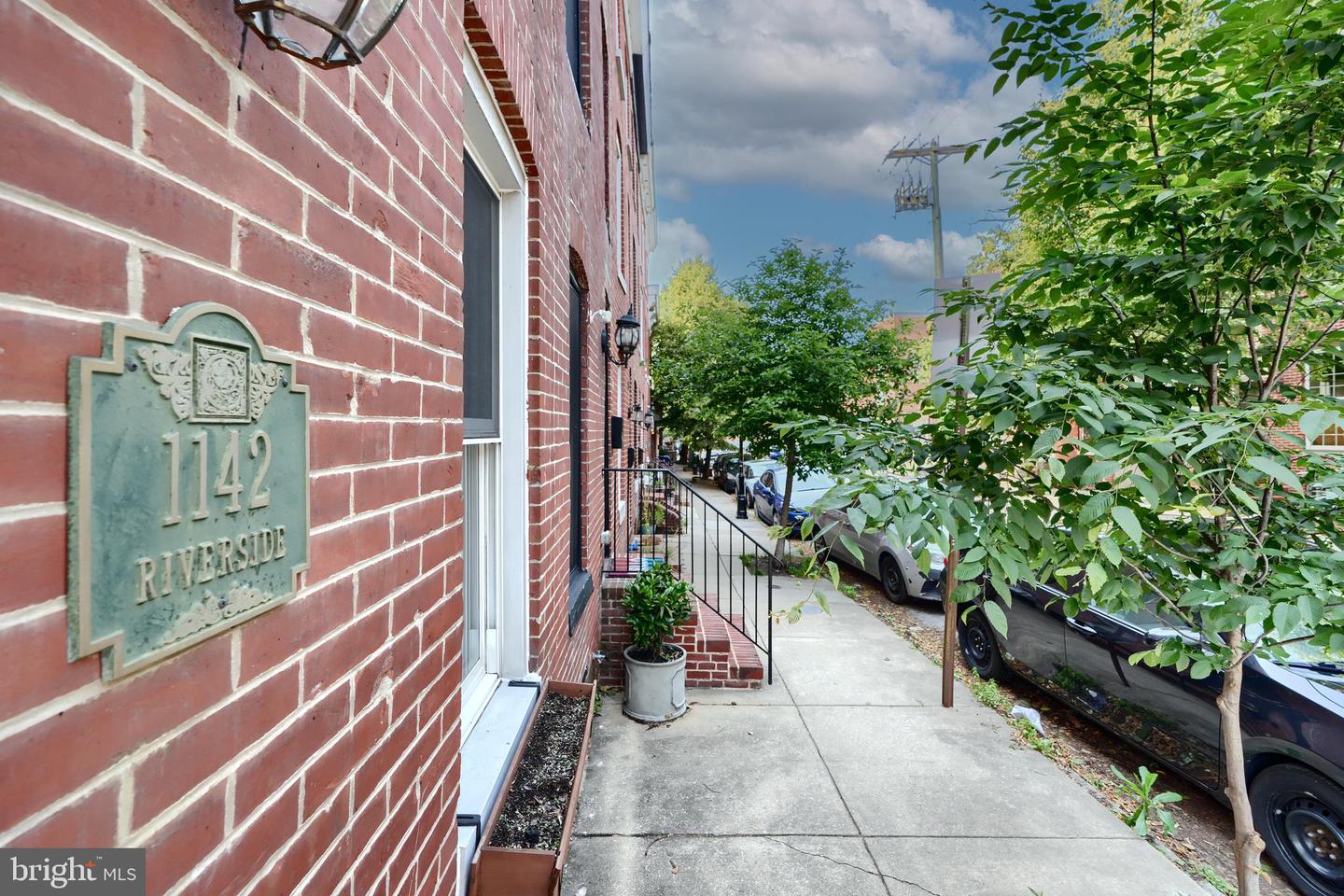 1142 Riverside Ave Property Photo 4
