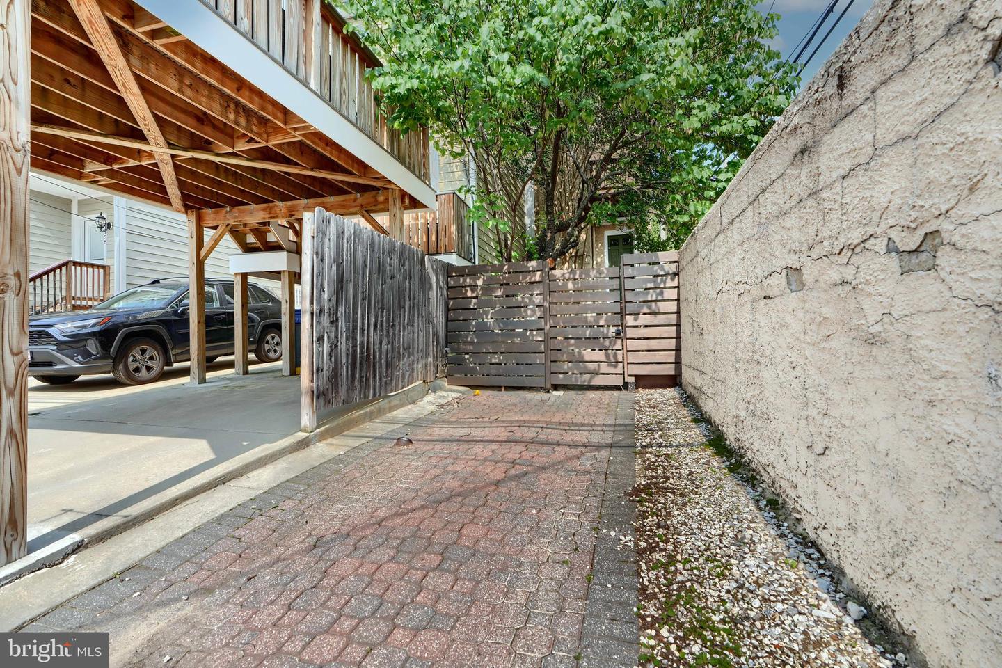 1142 Riverside Ave Property Photo 19