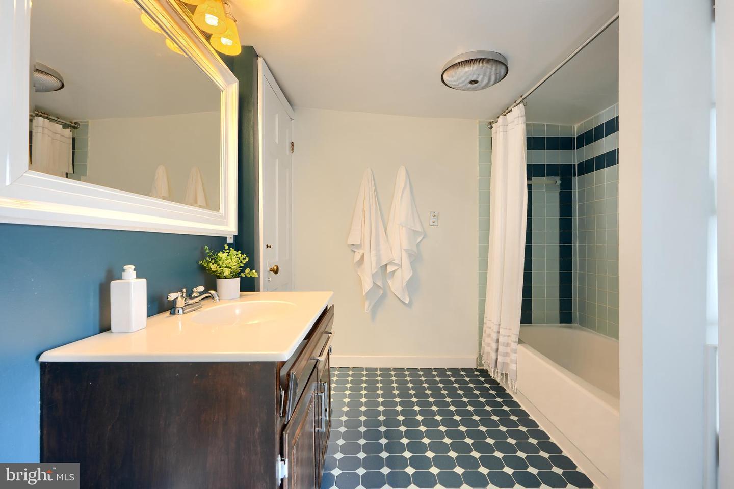 1142 Riverside Ave Property Photo 40