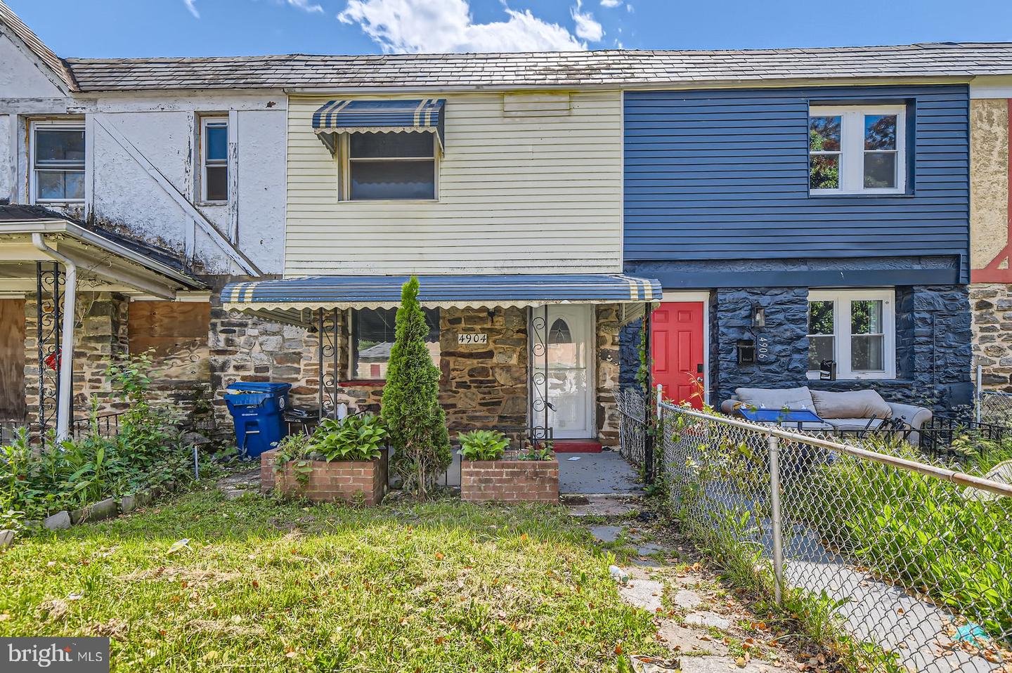 4904 PEMBRIDGE AVE Property Photo 1
