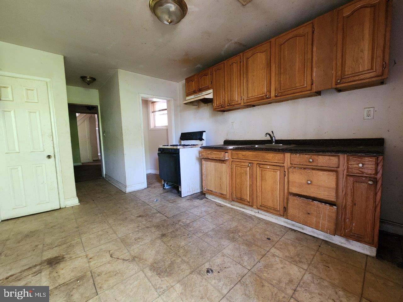 3057 Brighton St Property Photo 3