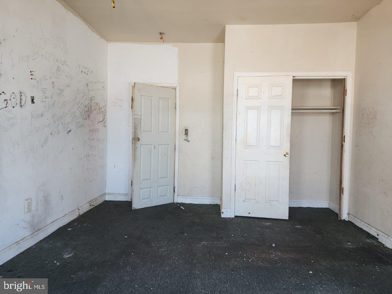 3057 Brighton St Property Photo 5
