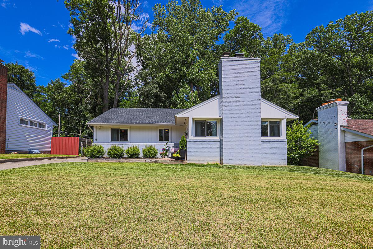 417 NOTTINGHAM RD Property Photo 1