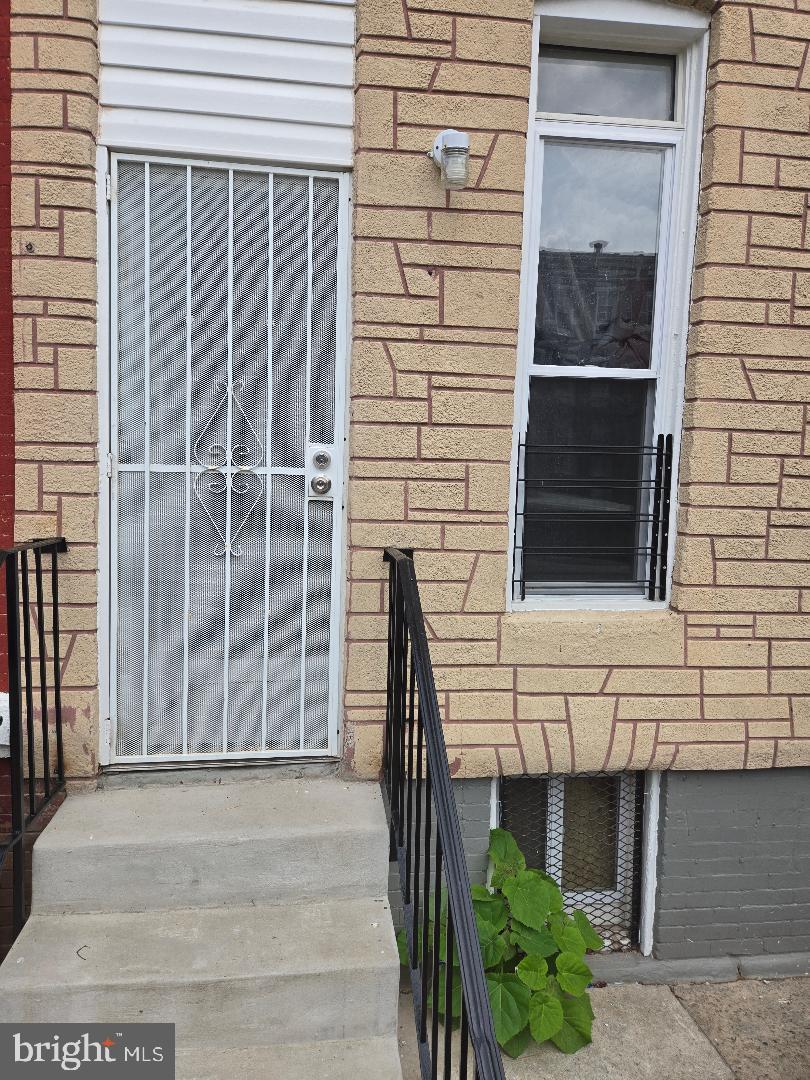 1723 N Fulton Ave N Property Photo 3