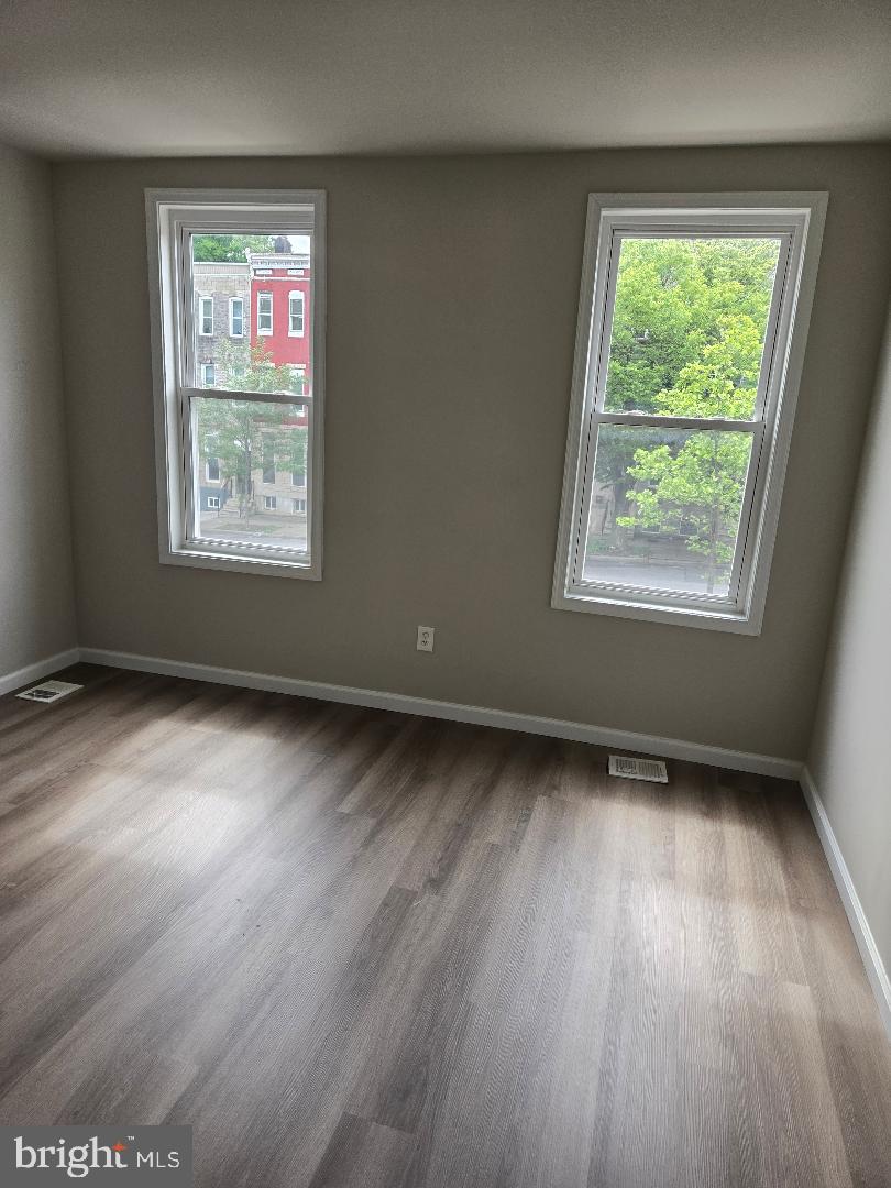 1723 N Fulton Ave N Property Photo 11