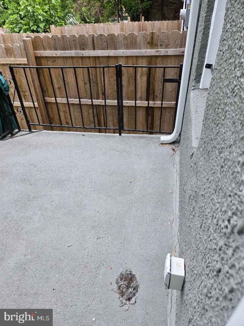 1723 N Fulton Ave N Property Photo 15