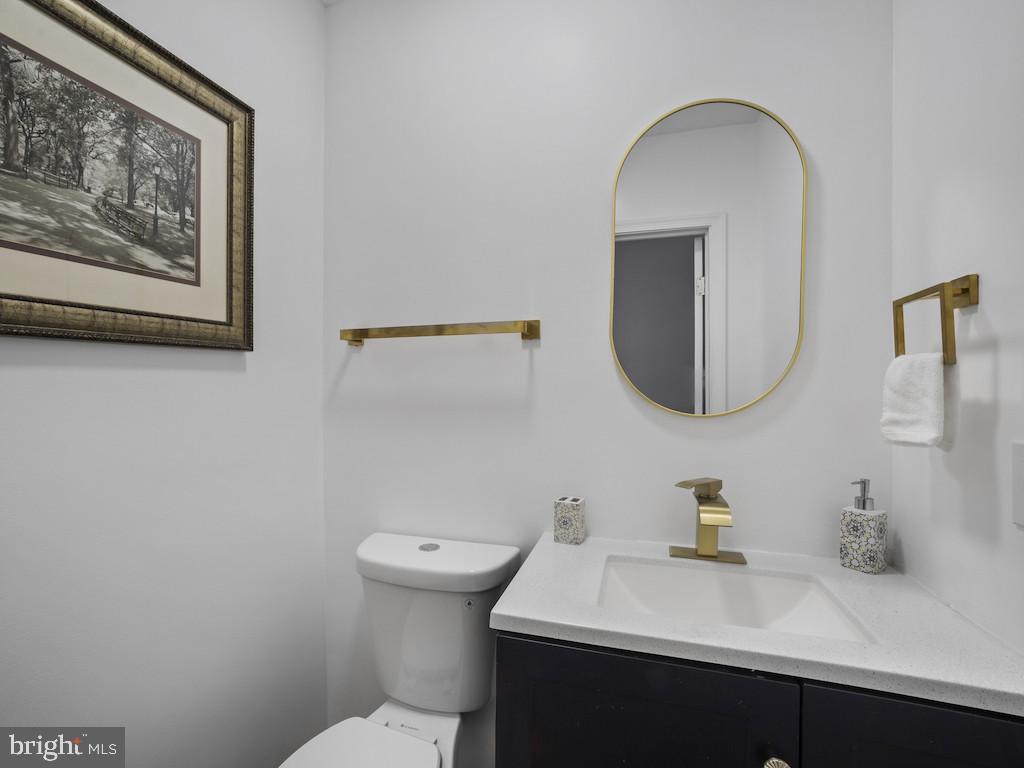 1817 Clifton Ave Property Photo 16