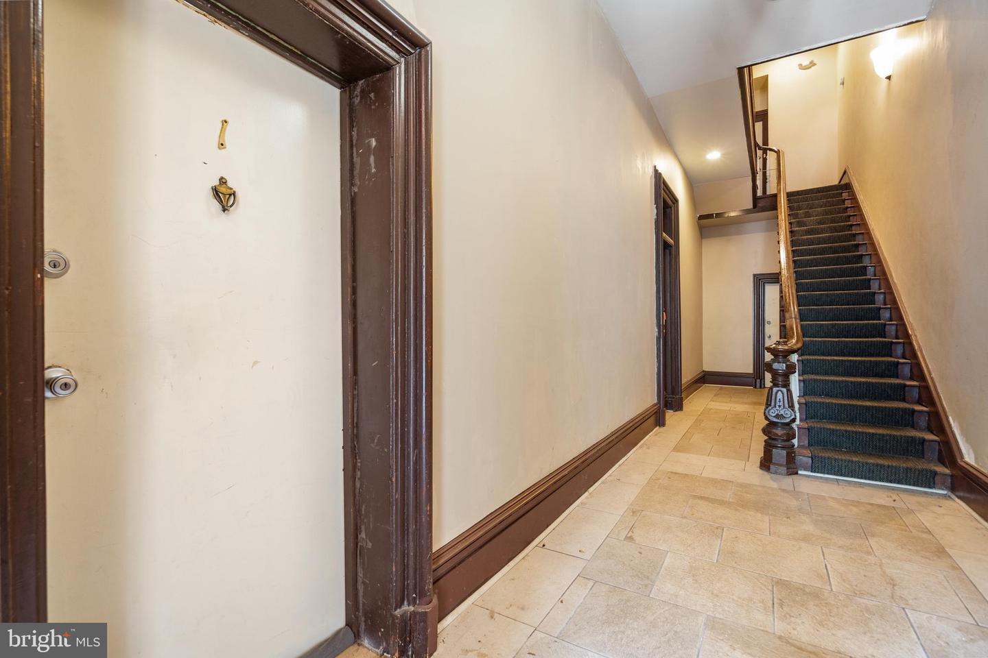 2304 Eutaw Pl Property Photo 3