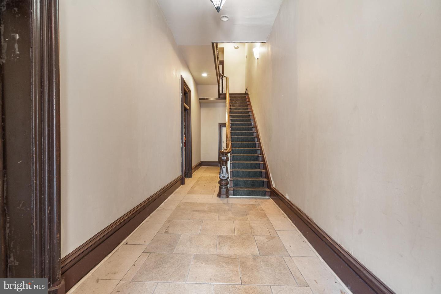 2304 Eutaw Pl Property Photo 4