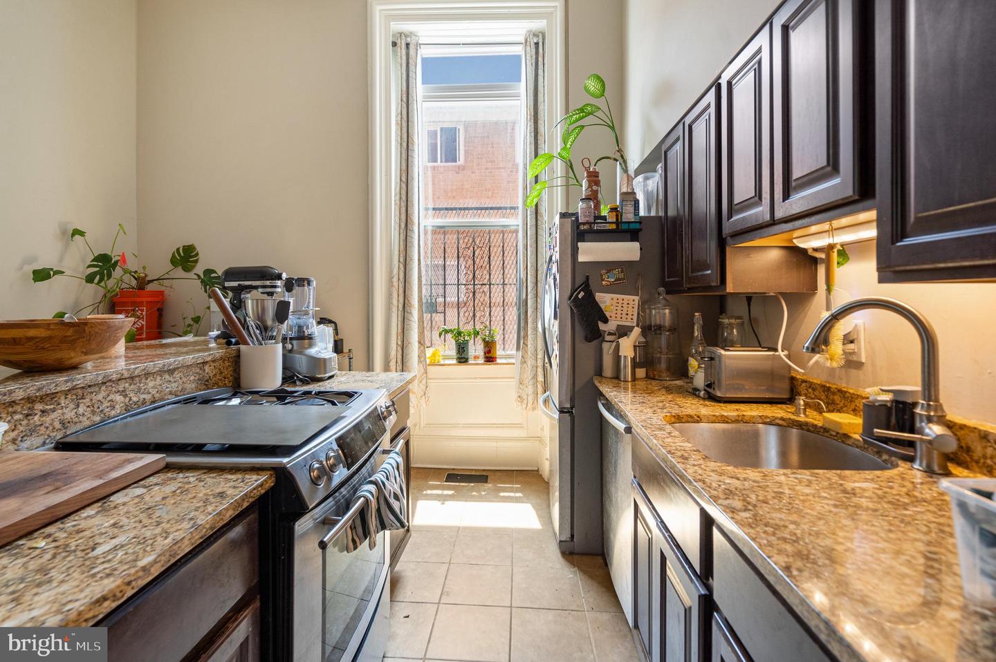 2304 Eutaw Pl Property Photo 9