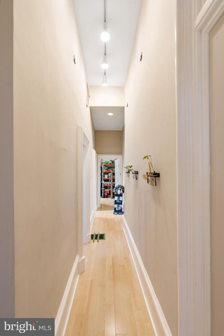2304 Eutaw Pl Property Photo 12