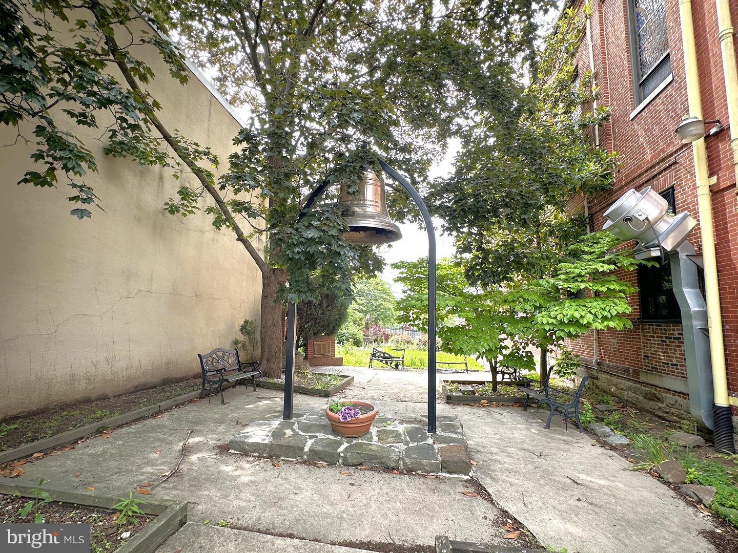 1542 N Gilmor St Property Photo 23