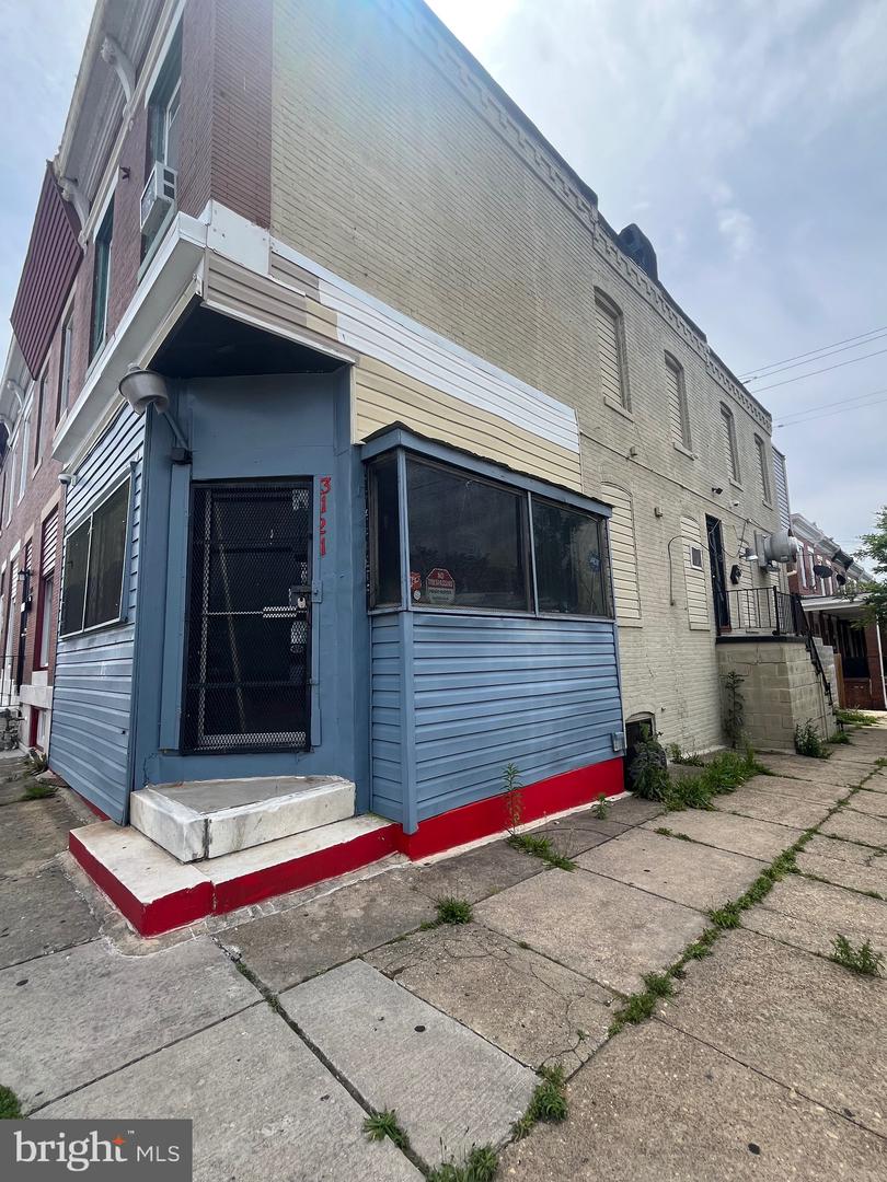 3121 E Monument St Property Photo 2