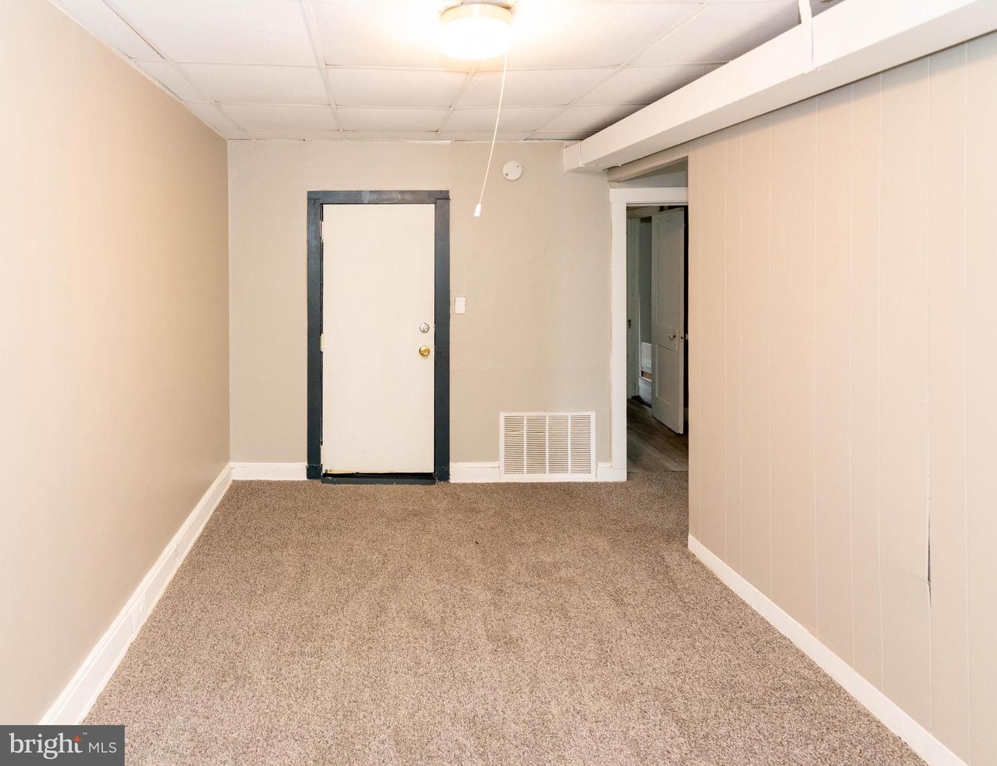 2550 W Lombard St Property Photo 36