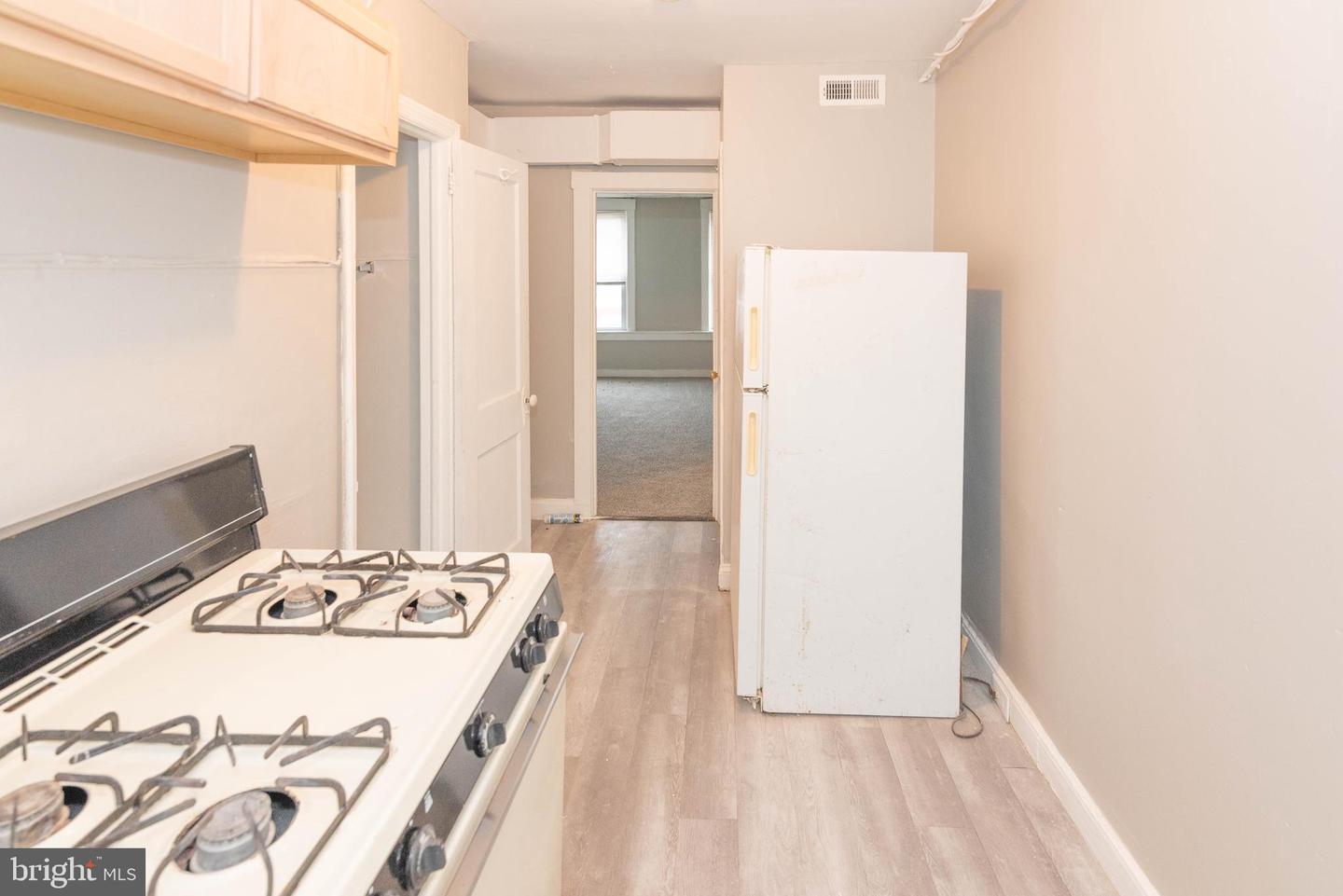 2550 W Lombard St Property Photo 40