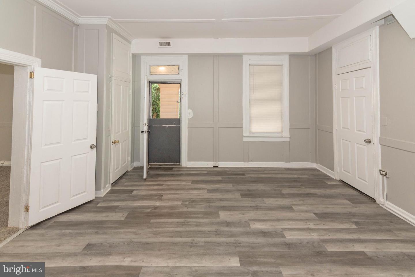 2550 W Lombard St Property Photo 47
